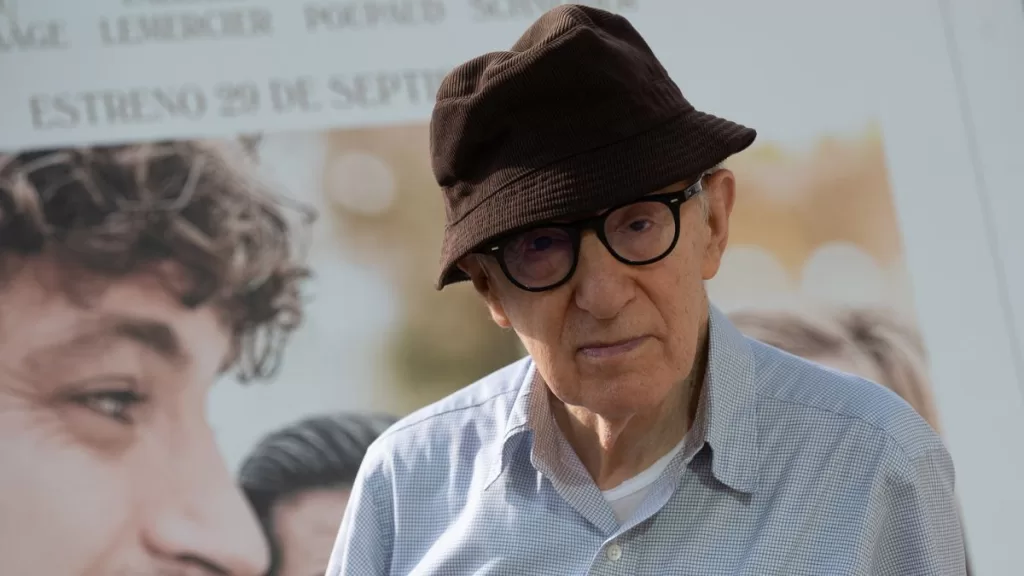 “Una vergüenza y un insulto”: Woody Allen se enfrentó a críticas tras aparición en la Semana Internacional de Cine de Moscú