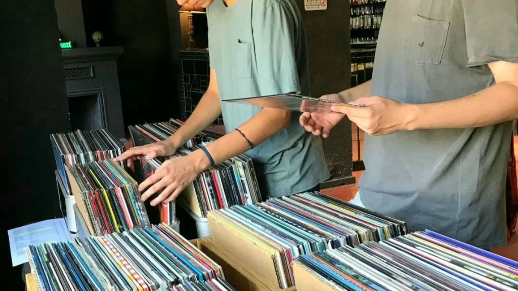 FOTO FACTORÍA EN VINILO web