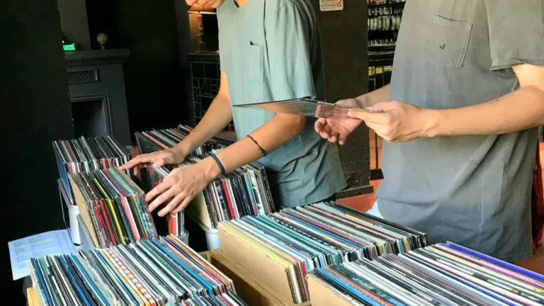 FOTO FACTORÍA EN VINILO web