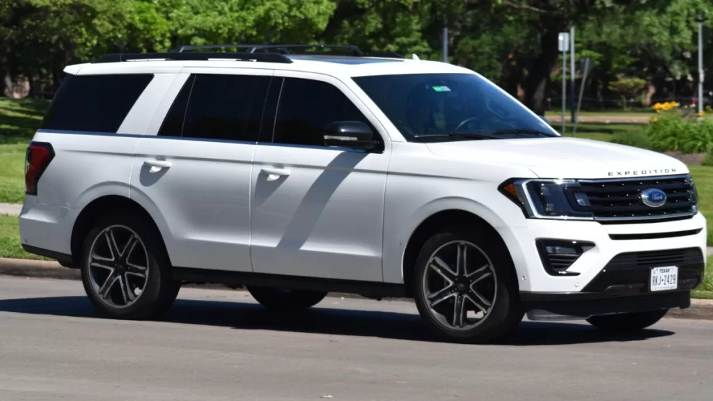 Ford Expedition GettyImages-2152099910 web sernac
