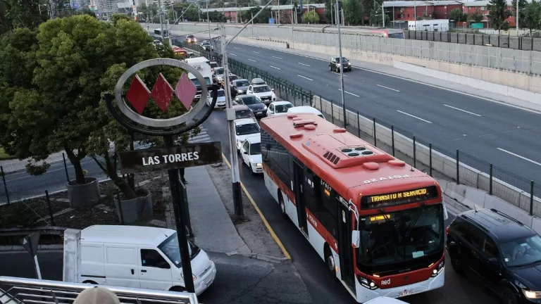 Metro de Santiago Línea 4 A_UNO_1430870 web