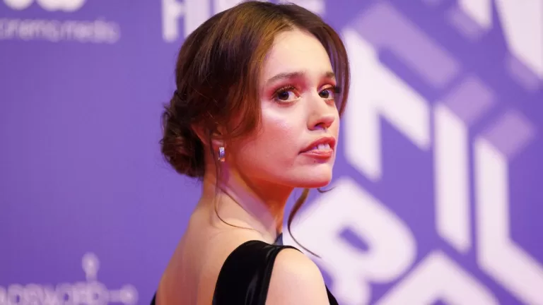 "No me gustó, fue cruel": Esta actriz reveló que "rompió un patrón" al confrontar a SNL tras burlarse de sus dientes