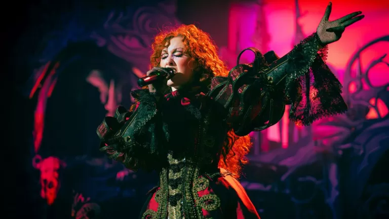 Chappell Roan invitó a Nancy Wilson para cantar una de sus canciones más icónicas y así sonó