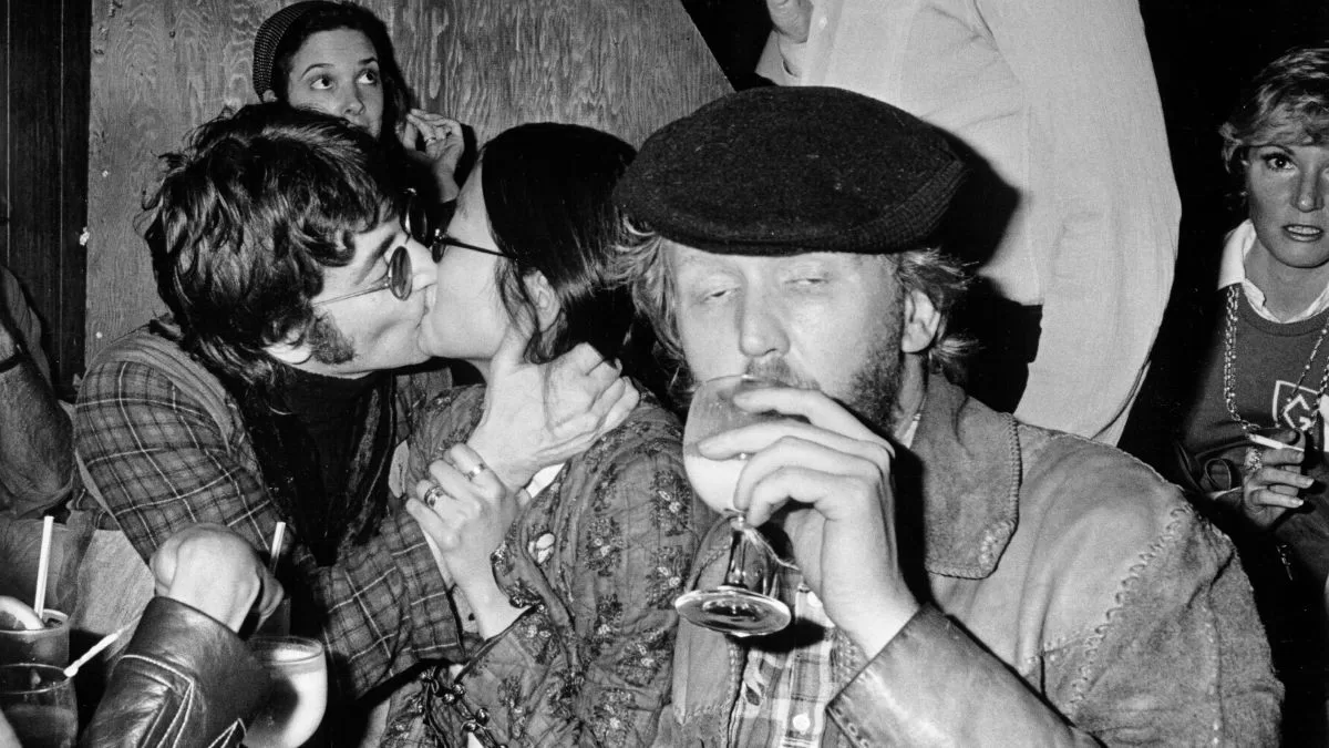 John Lennon, May Pang y Harry Nilsson en el "Lost Weekend".