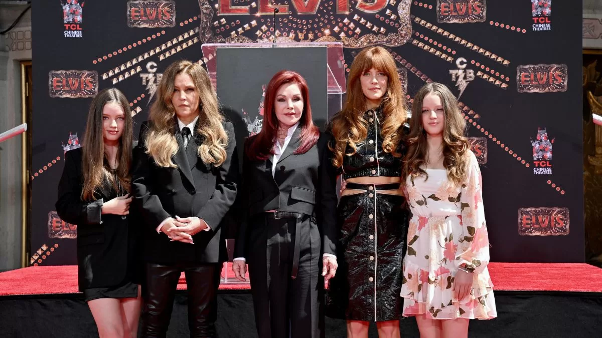 Lisa Marie y Priscilla Presley en la premiere de "Elvis" en 2022. 
