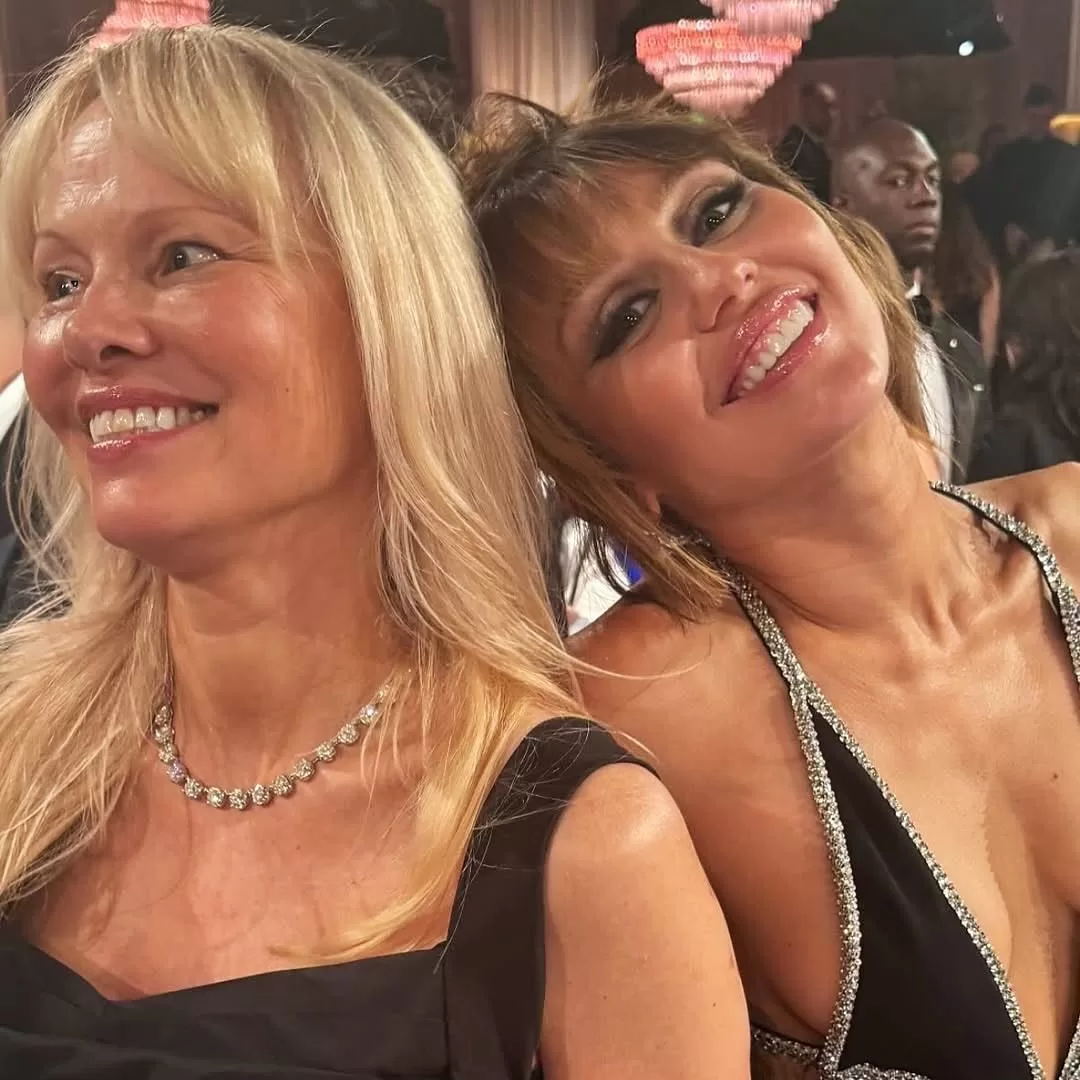 Miley Cyrus y Pamela Anderson en enero de este año.