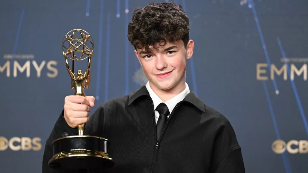 Estrella de "Adolescence" hizo historia en los Emmys 2025: Ahora es el actor más joven en ganar este premio