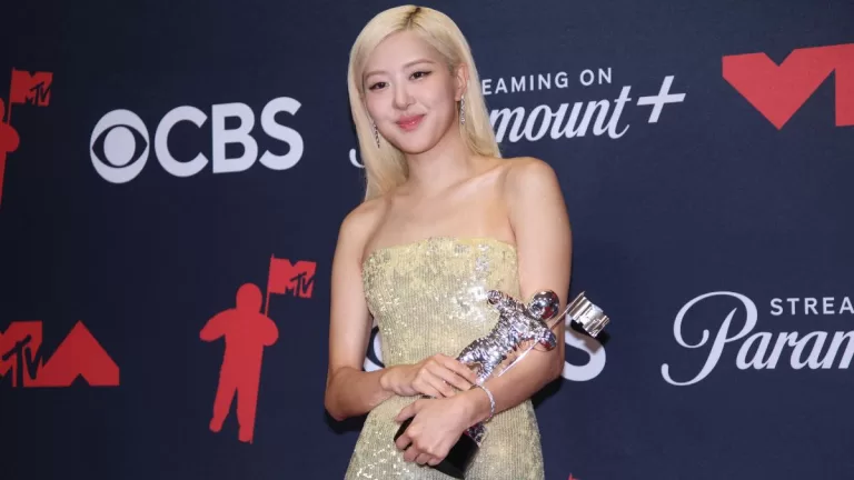 Esta cantante hizo historia como la primera artista de K-Pop en ganar "Canción del Año" en los VMAs 2025