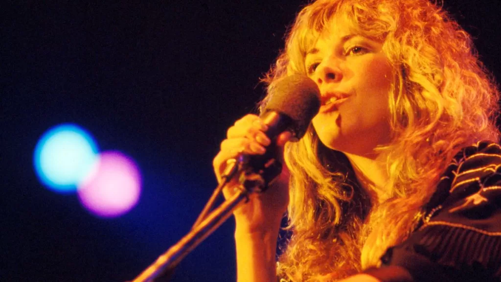 Stevie Nicks comparte carta previa a la fama que le escribió a sus padres: "Lindsey podría pasar a la historia como uno de los grandes"