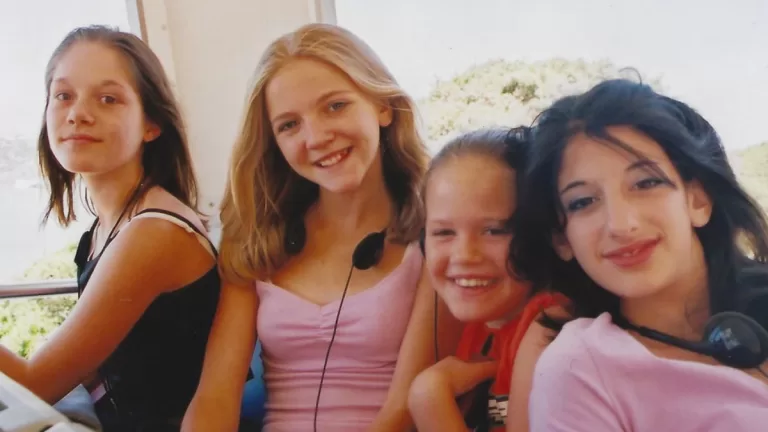 Matty Healy fue visto comprando su álbum: Esta es la banda de los 2000 que está ganando fama "de nicho" 25 años tarde