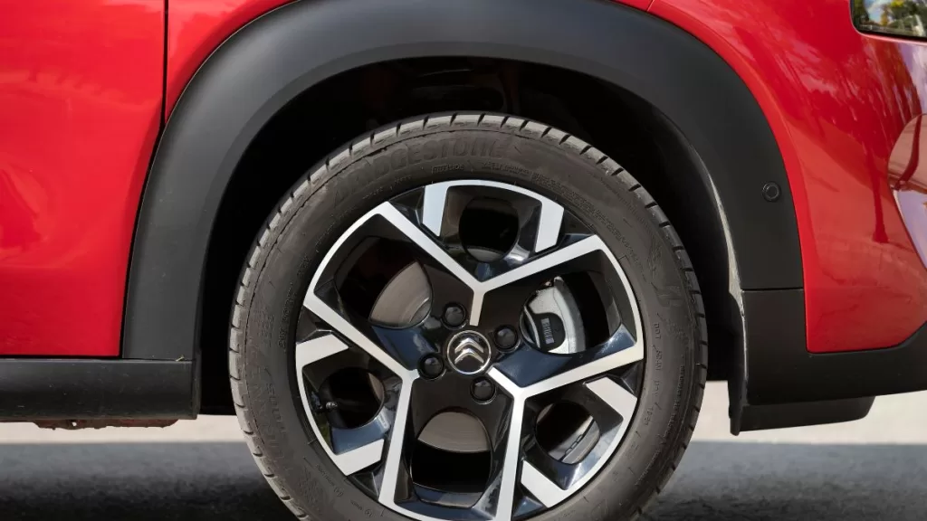 Sernac auto SUV GettyImages-1347502132