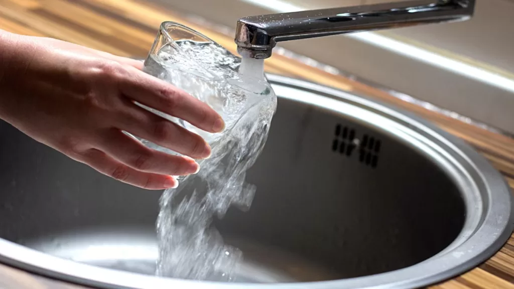 corte de agua GettyImages-690610728 web