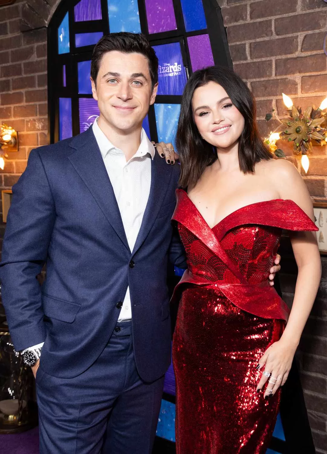 David Henrie y Selena Gomez en el set del spinoff. 