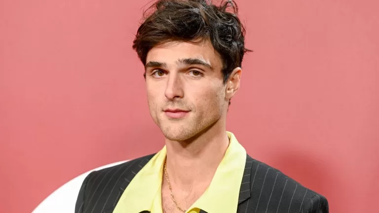 "Fue liberador": Jacob Elordi reveló cómo fue el proceso de maquillaje para "Frankenstein"