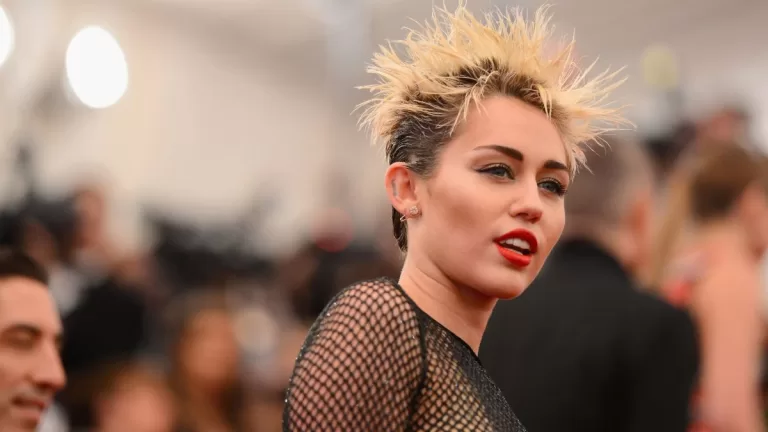 "Supongo que fui la primera persona en ser cancelada": Miley Cyrus reflexionó sobre las duras críticas que recibió en el pasado