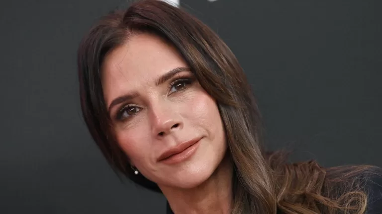 Victoria Beckahm aclaró la divertida razón por la que se ve "triste" y "malhumorada" en público