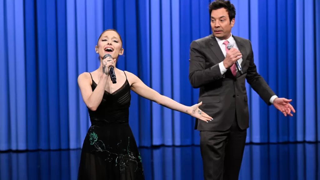 Ariana Grande y Jimmy Fallon