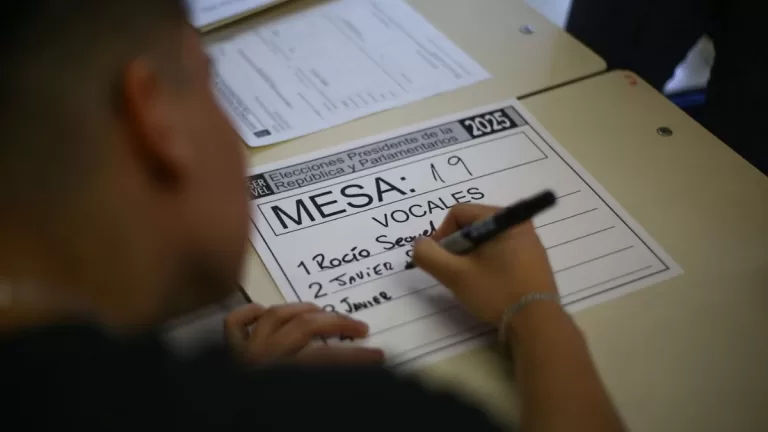 Elecciones presidenciales local de votación mesa A_UNO_1700006 web