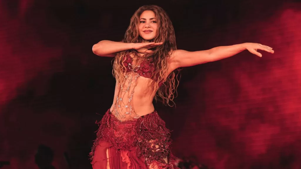 Shakira @CHRISCORNEJO_ Chile press 1