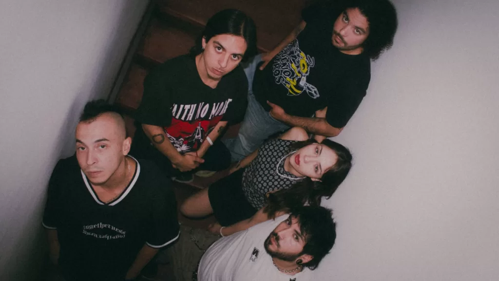 Shinigami presenta “Para Toda la Vida”, el primer adelanto de su esperado álbum debut 11:11. El single está disponible en todas las plataformas digitales desde el 31 de octubre a las 00:01 hrs y marca el inicio de un nuevo ciclo para la banda.