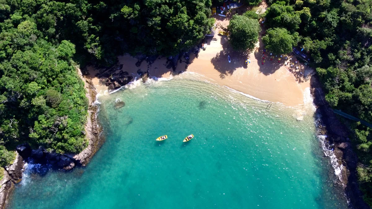 El paraíso de Brasil que Brigitte Bardot popularizó y que hoy es uno de los destinos favoritos de los chilenos