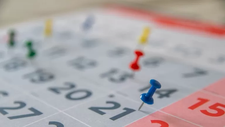 Calendario feriado GettyImages-2188160097 web