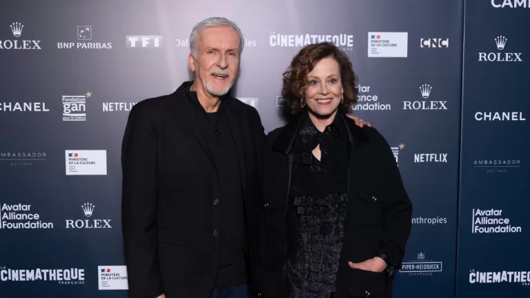 James Cameron y Sigourney Weaver