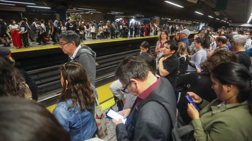 Metro de Santiago A_UNO_1686474 web