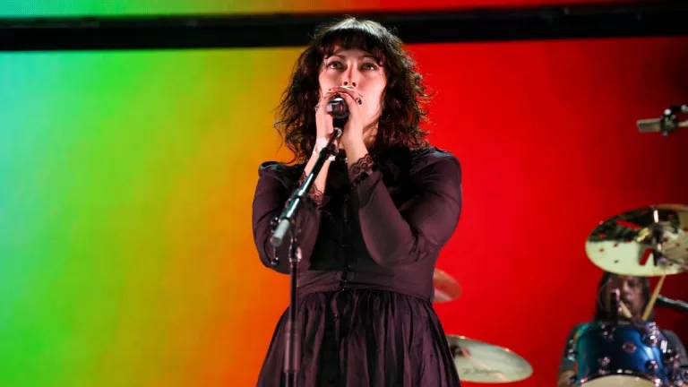 Violet Grohl GettyImages-2196892429 web