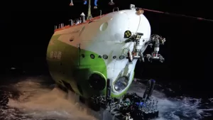 Científica chilena en expedición