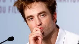 Robert Pattinson