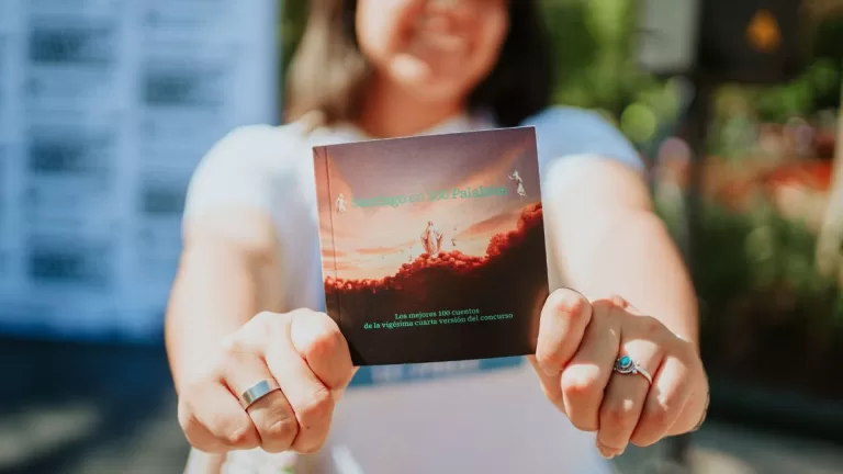 Santiago en 100 Palabras