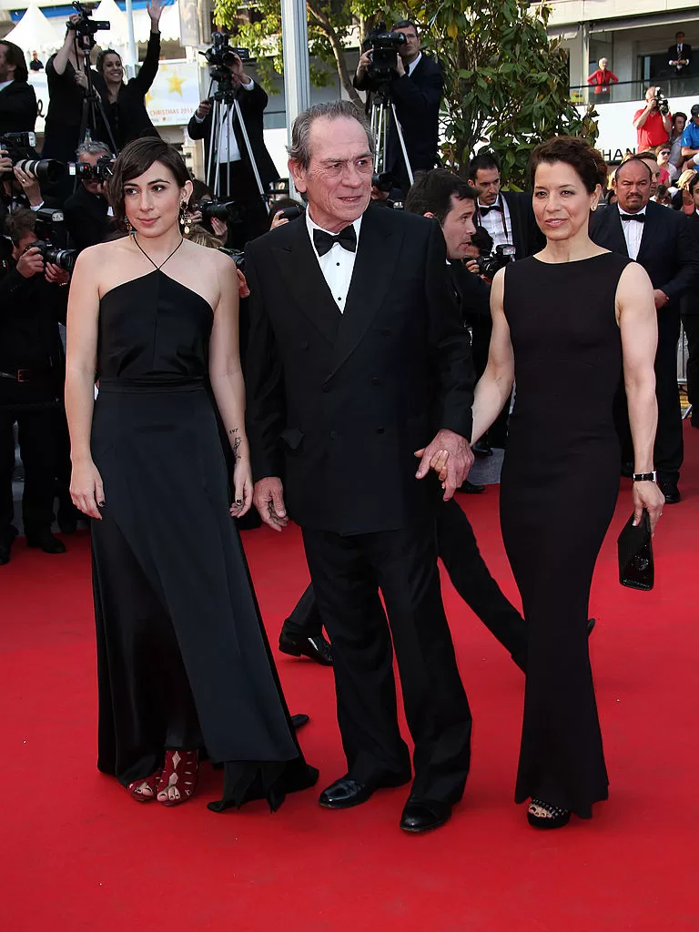 Victoria Jones, Tommy Lee Jones y Dawn Laurel-Jones 