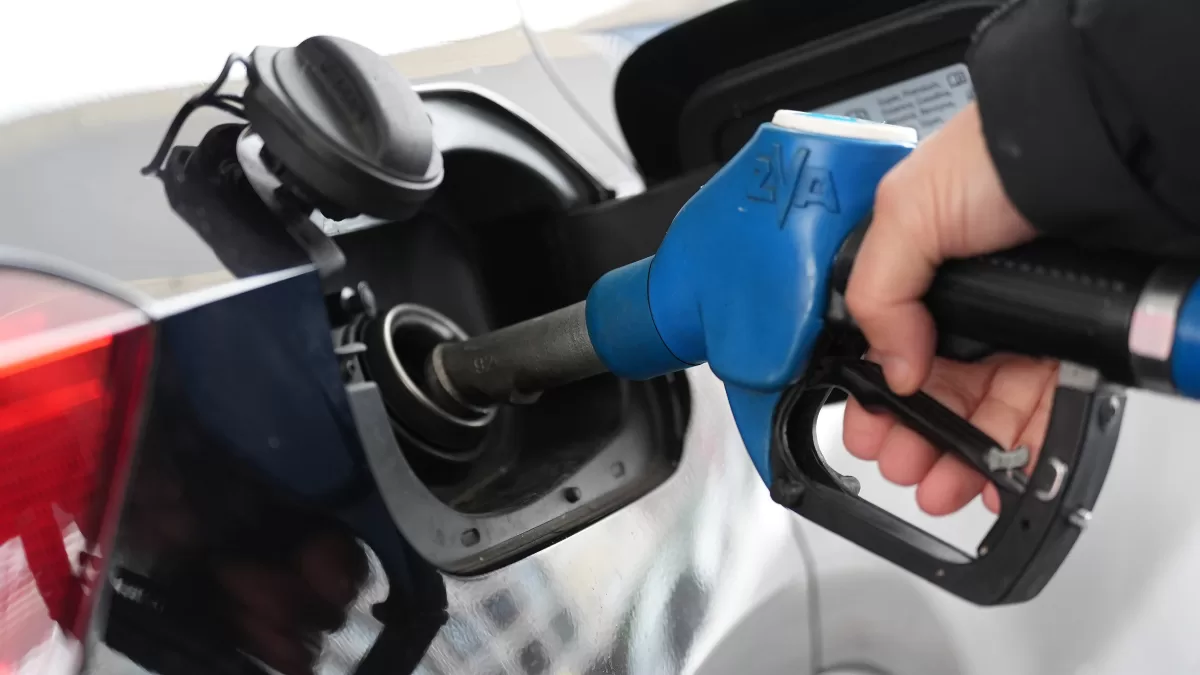 Caos total por bencina gratis, Getty