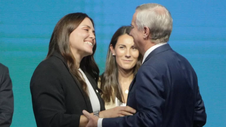 Natalia Duco y José Antonio Kast en la presentación del gabinete, Agencia Uno