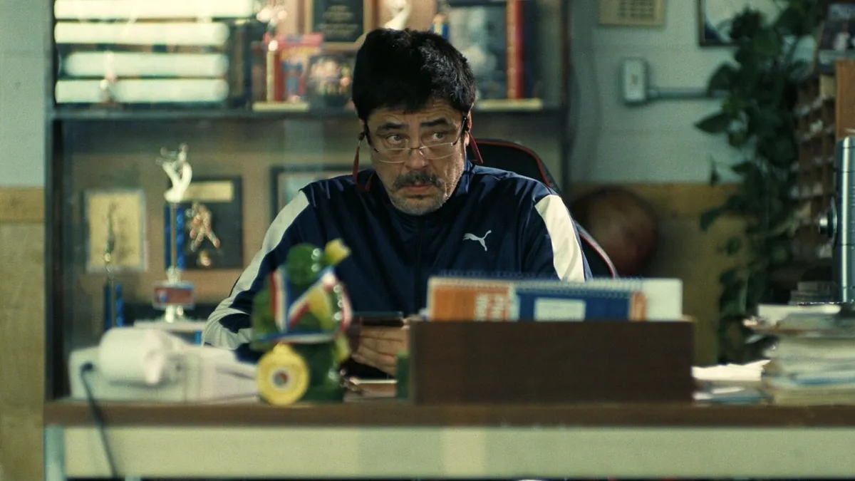 Benicio del Toro en "Una batalla tras otra", Warner Bros
