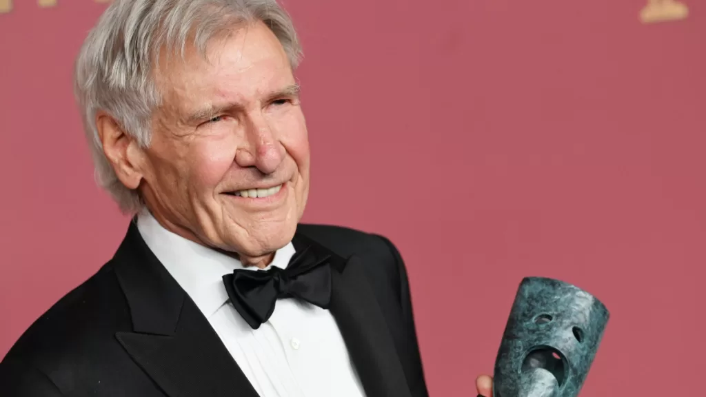 Harrison Ford contuvo las lágrimas al aceptar premio a su trayectoria: “Estoy a la mitad de mi carrera”