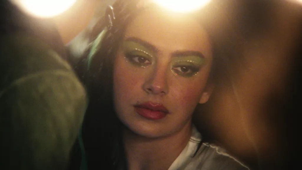 "The Moment: película de "Charli XCX" llega a salas chilenas: fecha y detalles