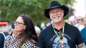 Una propuesta inusual: Vocalista de Metallica pide matrimonio de forma inesperada