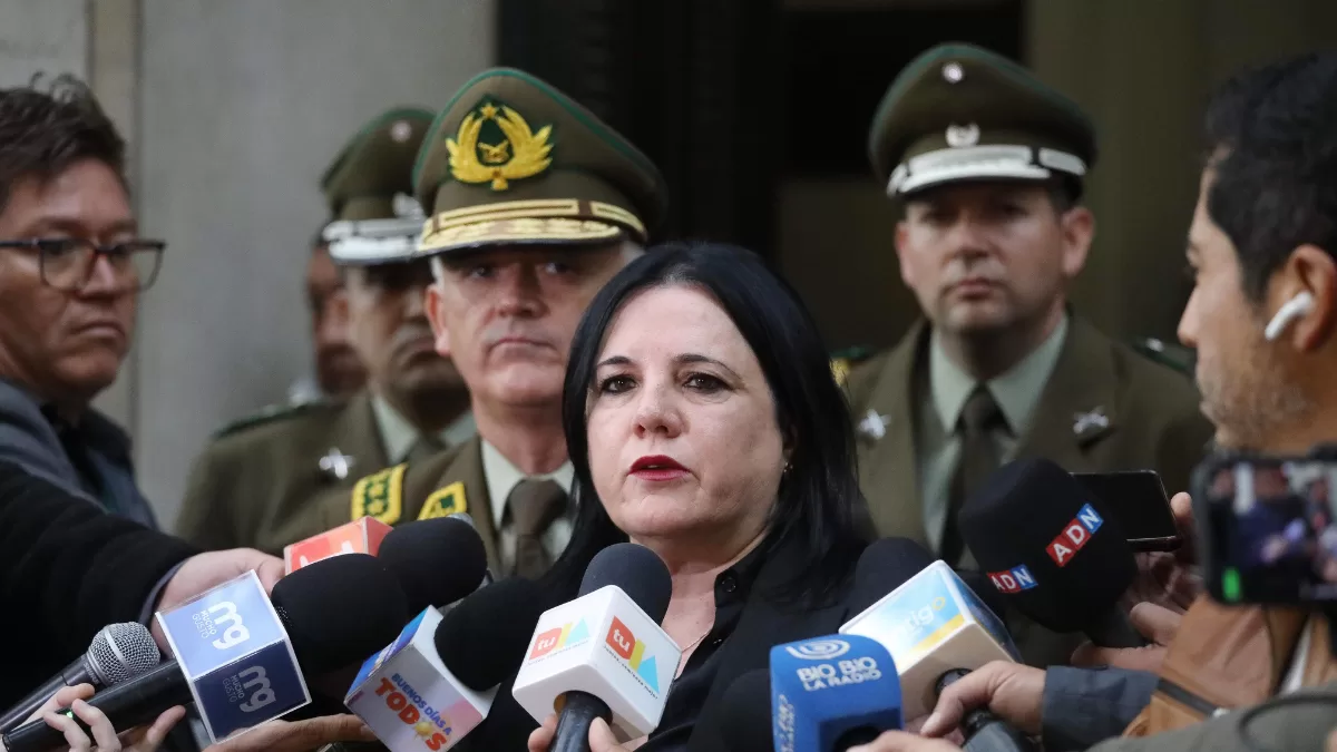 Ministra de Seguridad y el General Director de Carabineros, Agencia Uno