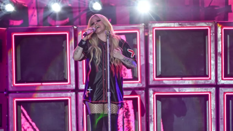 Avril Lavigne GettyImages-2223456577 web