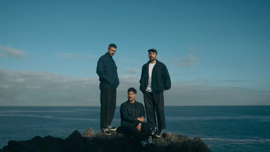 “Las flores navegaron mar adentro”