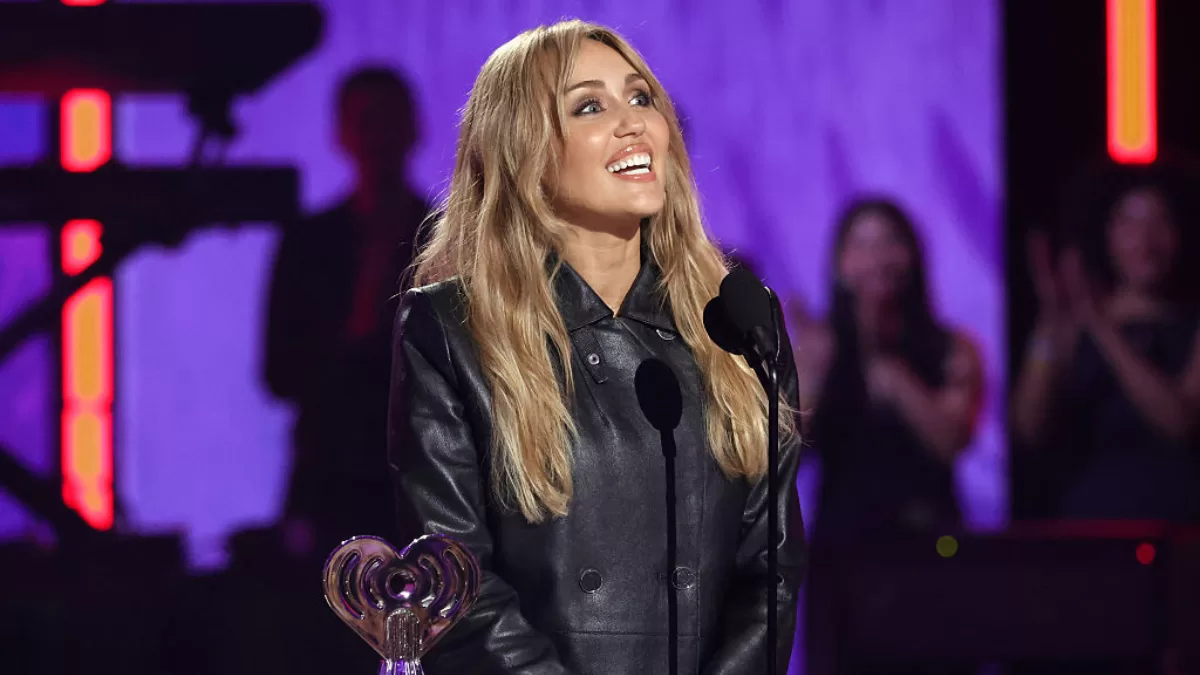 Miley Cyrus se convirtió en la primera cantante en la historia en lograr este increíble récord