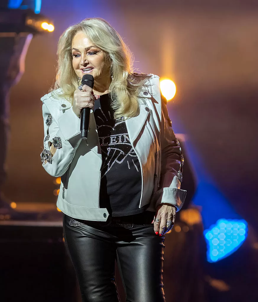 Bonnie Tyler performs At Theater Am Potsdamer Platz In Berlin
