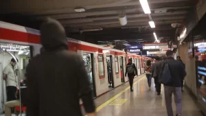 Metro de Santiago A_UNO_1690016 web