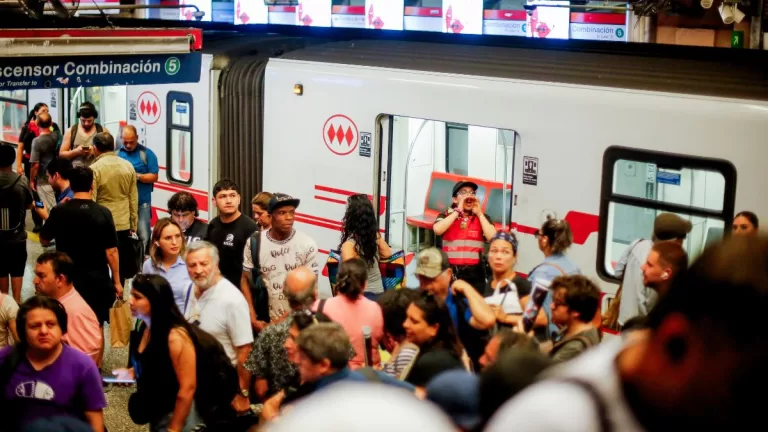 Metro de Santiago A_UNO_1715504 web