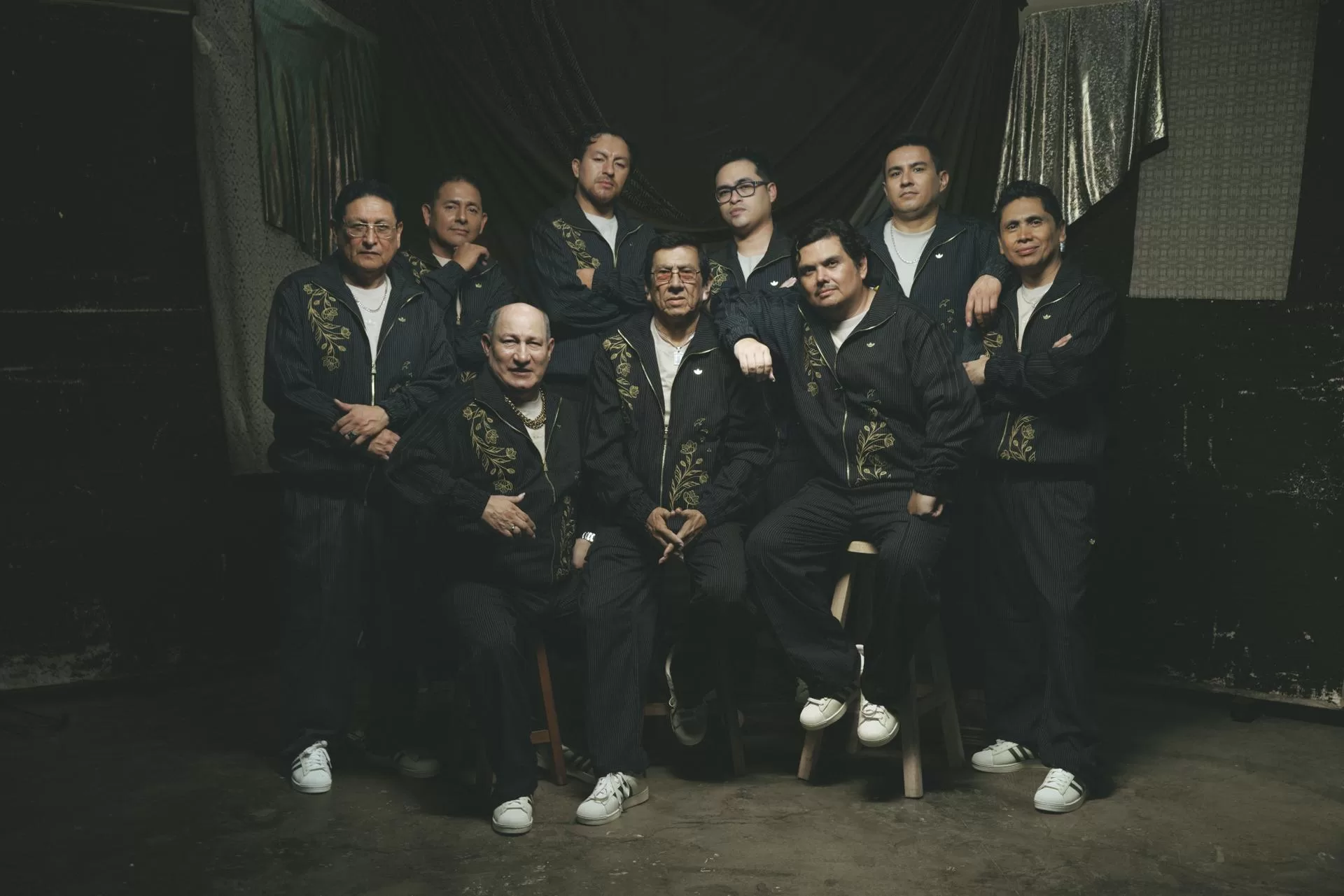 Los Mirlos