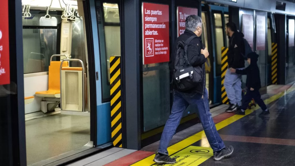 Metro de Santiago A_UNO_1731377 web