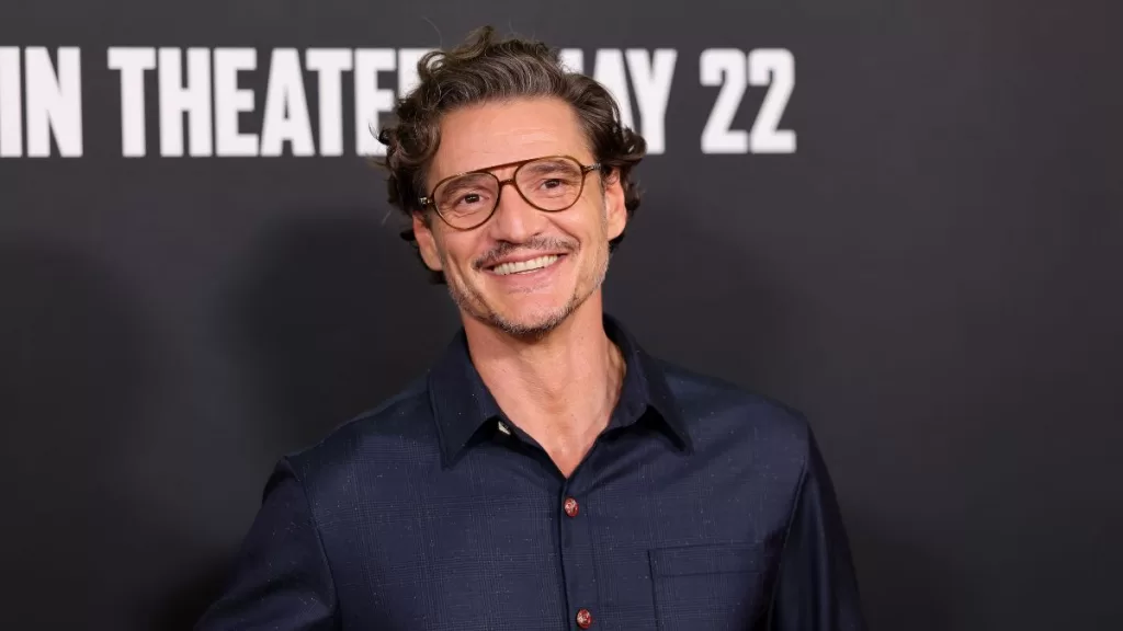 Pedro Pascal Mandalorian & Grogu premier 2026