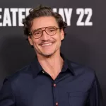 Pedro Pascal Mandalorian & Grogu premier 2026